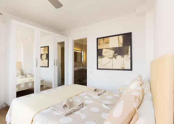 公寓 Exklusives Attic Mit Atemberaubendem Meerblick By Interhome