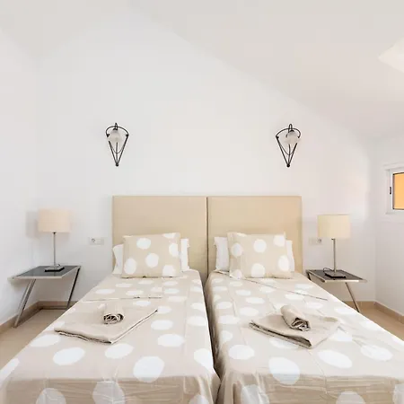 Apartment Exklusives Attic Mit Atemberaubendem Meerblick By Interhome Playa de las Américas