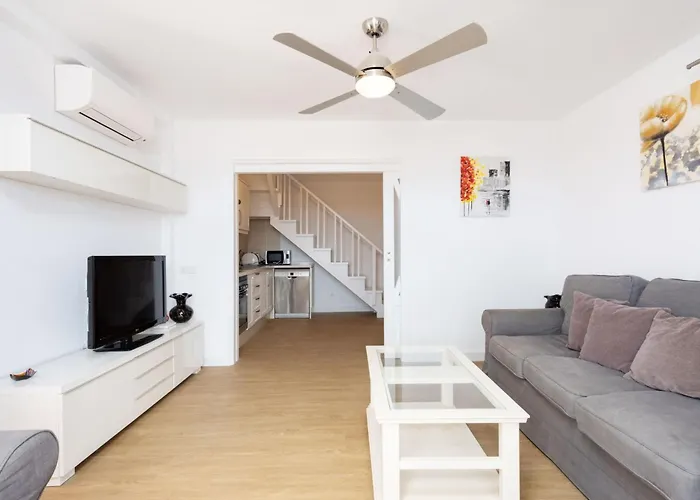 Exklusives Attic Mit Atemberaubendem Meerblick By Interhome